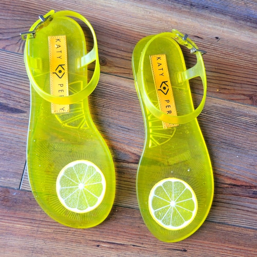 Katy Perry Lemon Slice Geli Novelty Scented Flat Sandals Size 6